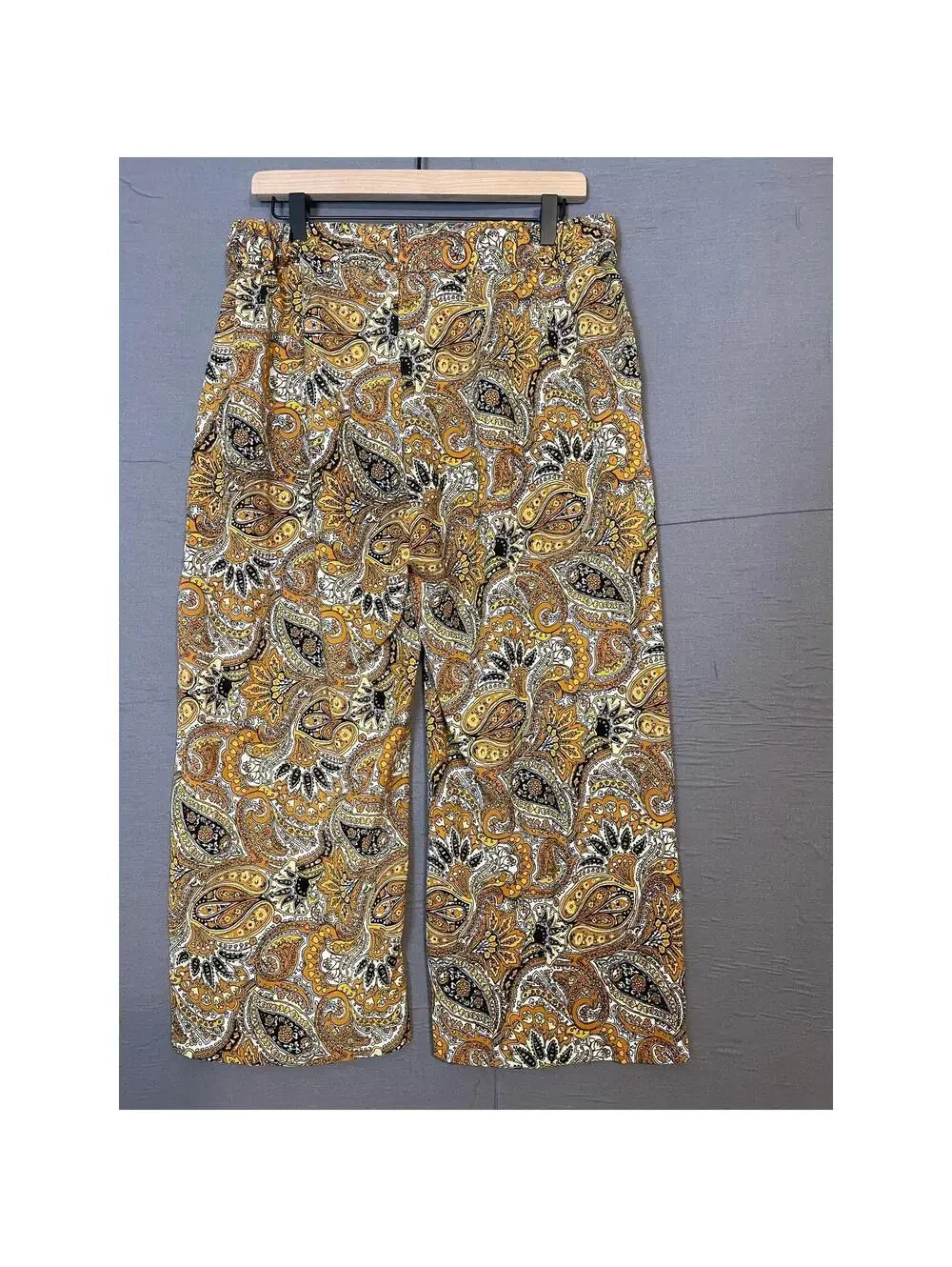 Michael Kors Multicolor Capri Pants SZ L elastic waist band